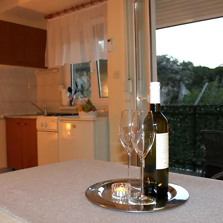 Apartments Nature Omis Exterior photo