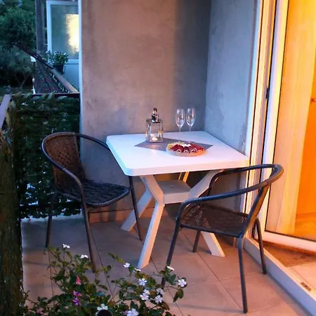 Apartments Nature Omis Exterior photo