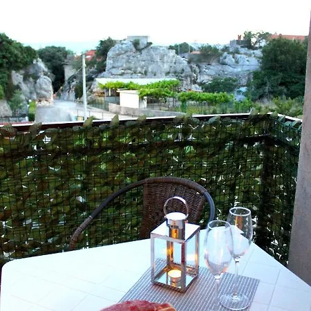 Apartments Nature Omis Exterior photo